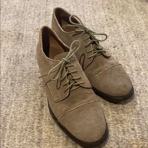 Donald J. Pliner shoes.